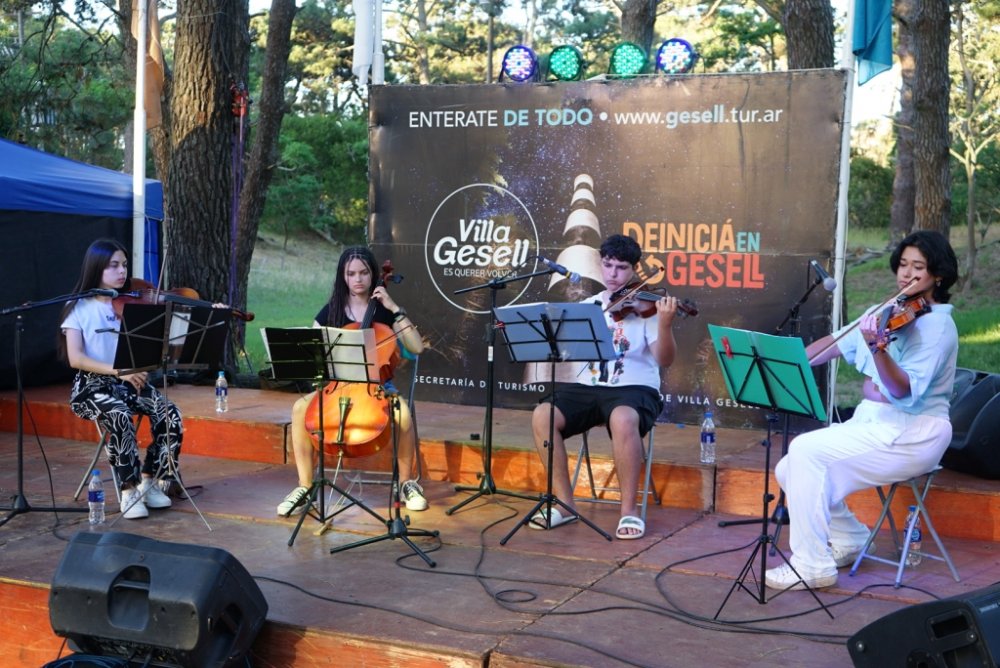 La Provincia restituye al municipio dos emblemas del patrimonio de Villa Gesell