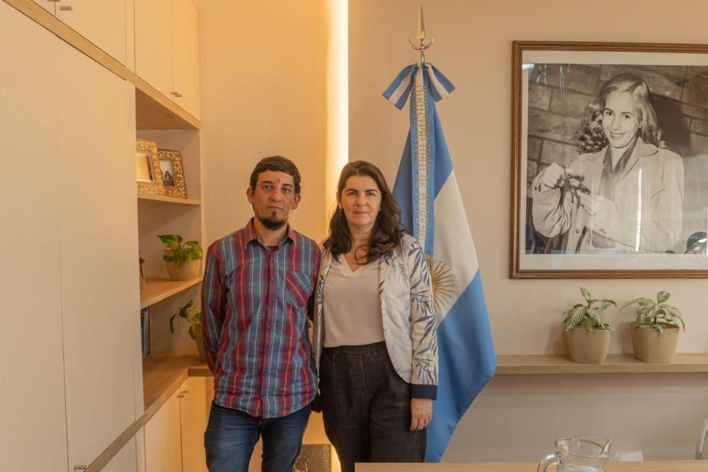 La intendenta K y una triste historia: Ley Bases, represión y foto con el balazo