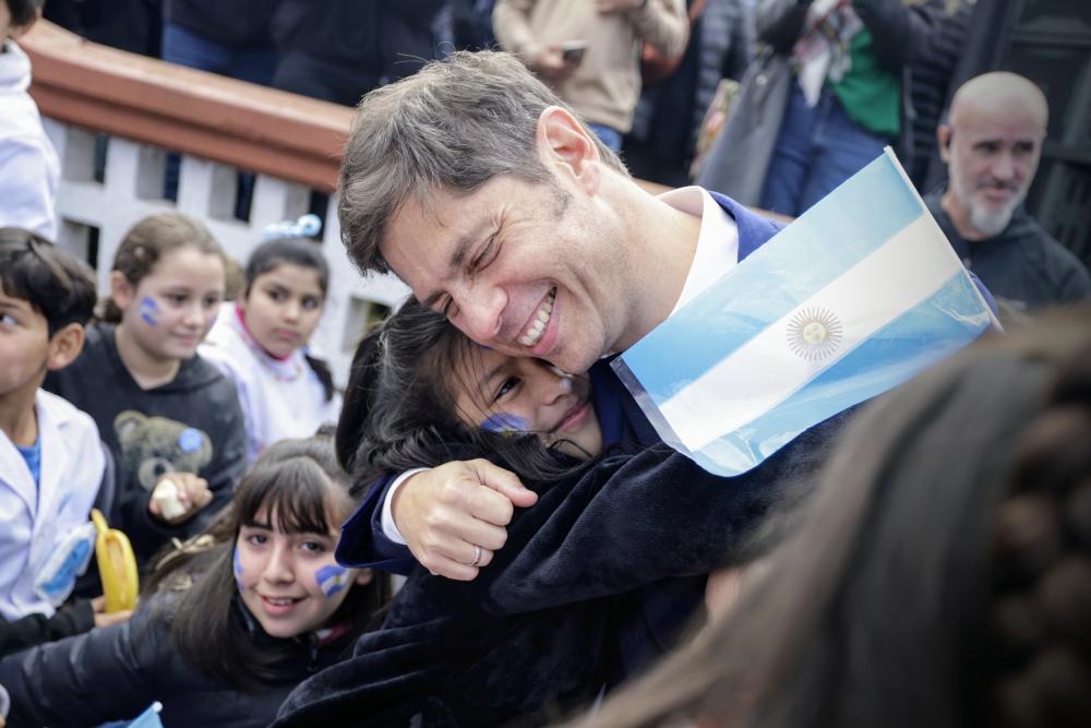 Axel Kicillof: “En la provincia se quiere, se respeta y se ama a la bandera”