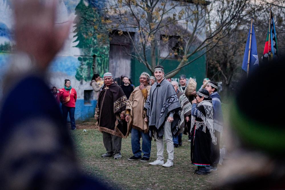 Volvió el sol tras la noche más extensa, y el intendente lo celebró como un mapuche más