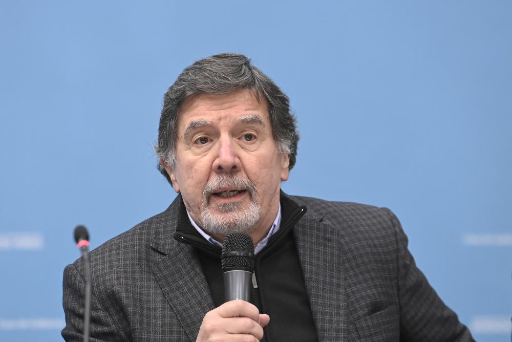 Sileoni informó que continúan las obras para garantizar la calefacción en escuelas