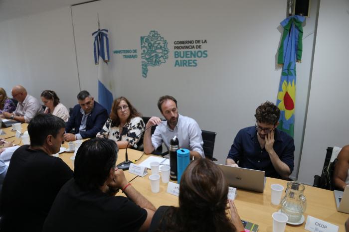 Paritaria: qué le ofreció la Provincia a los gremios estatales y docentes