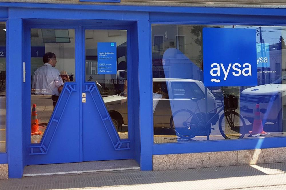 Intendente sale al rescate tras el cierre de las oficinas de Aysa en el municipio