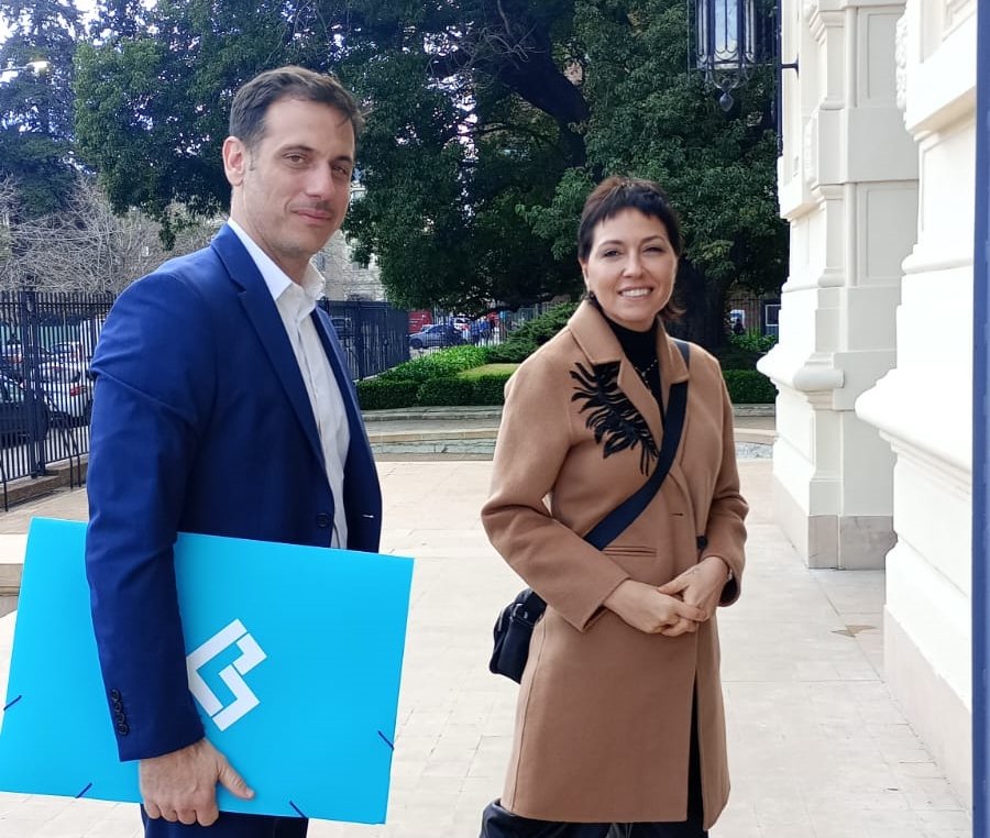 Qué dejó la reunión entre Kicillof y los intendentes Julían Álvarez y Mayra Mendoza