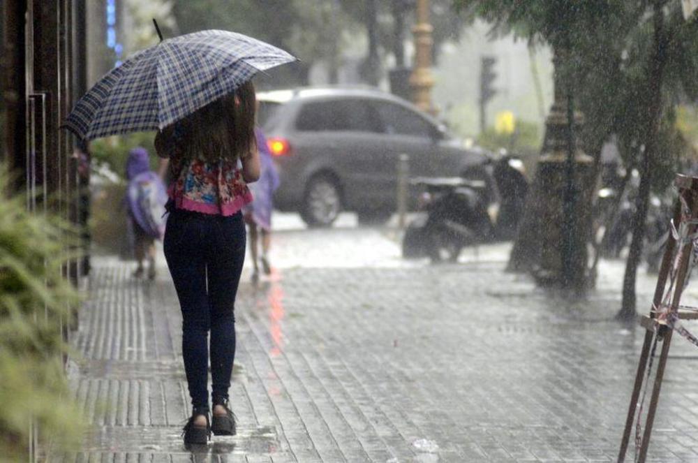 Santa Rosa, a pleno: rige el nivel de alerta amarillo por lluvias y vientos
