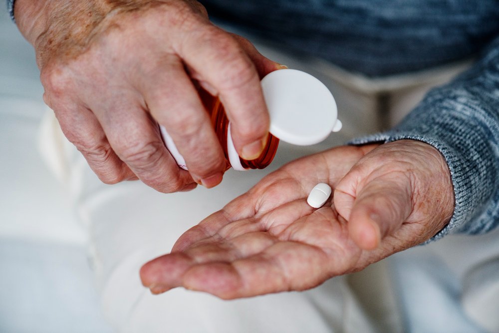 Intendente aseguró que “el mostrador de las farmacias es el muro de los lamentos”