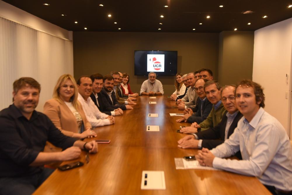 El radicalismo bonaerense busca ponerse de pie con “la fuerza de los intendentes”