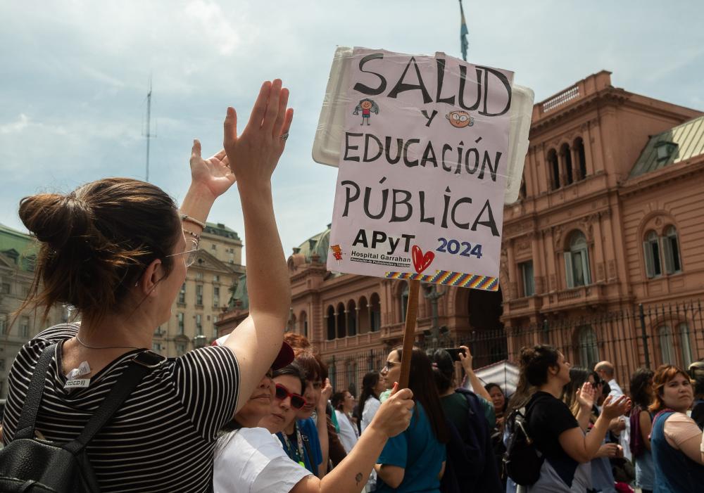 Trabajadores del Garrahan llaman a llenar Plaza de Mayo con una Marcha Blanca