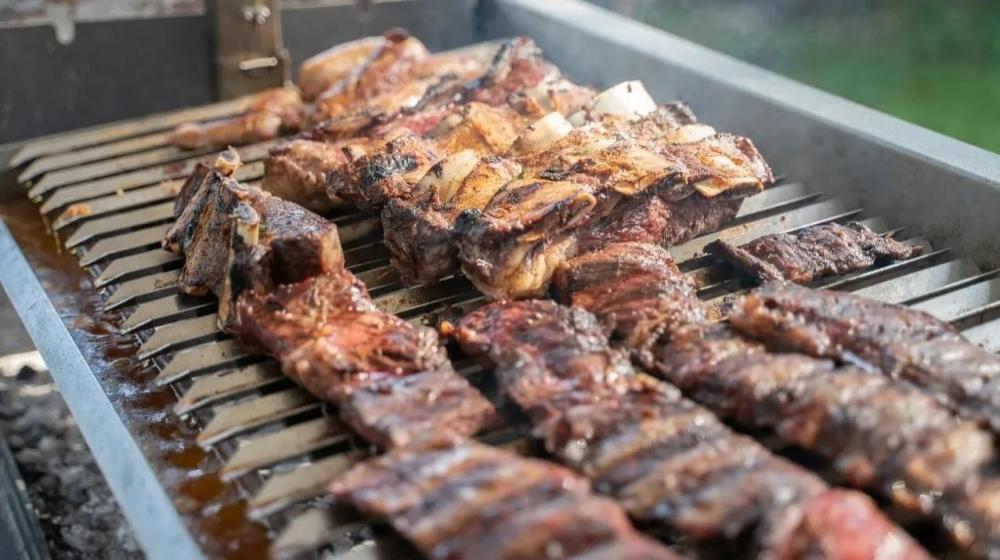 Una orgía de carne con más de 20 parrillas: promos y descuentos en San Isidro
