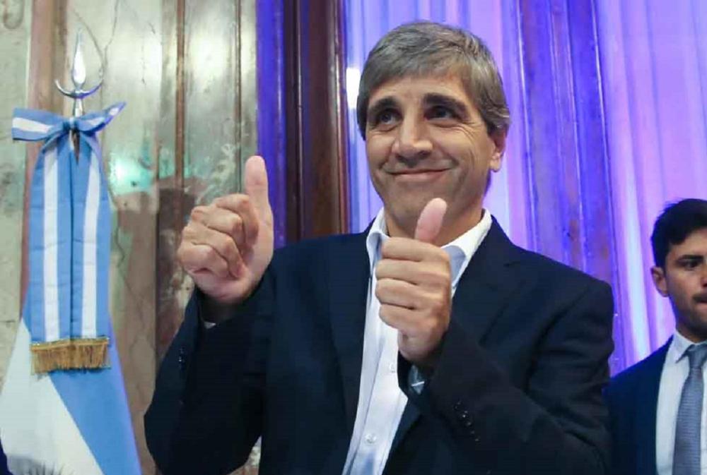 Toto Caputo chicaneó a un productor y 10 entidades rurales le saltaron a la yugular