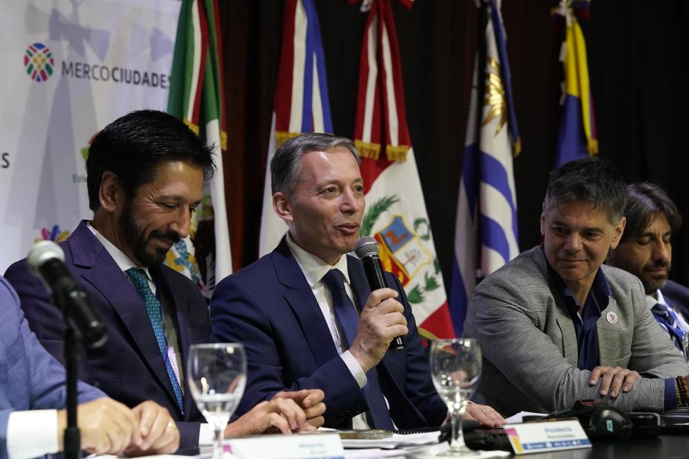 Intendente del Conurbano asumió la presidencia de Mercociudades