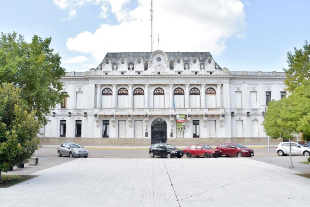 Intendente ultrakirchnerista decretó asueto para los municipales el 24 y el 31