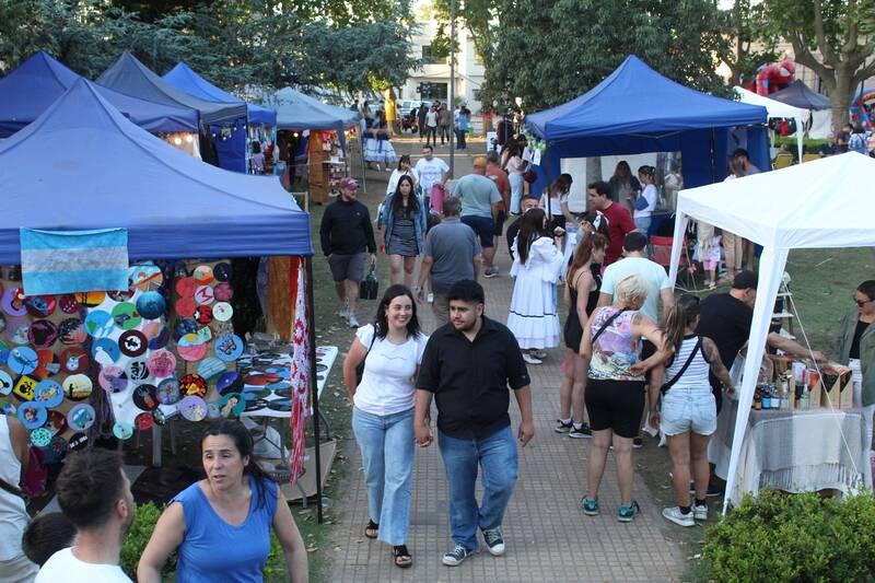 ¿Con o sin fruta? Se lleva a cabo en Suipacha la Primera Fiesta del Pan Dulce