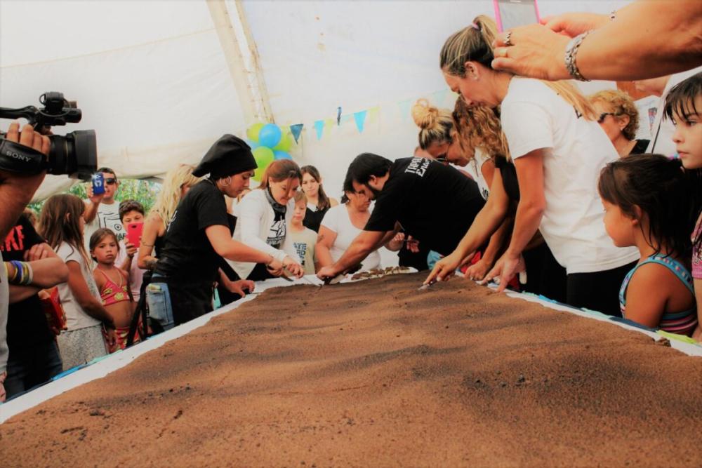 Fiestón en Tapalqué: el fin de semana se endulza con una torta negra de trece metros