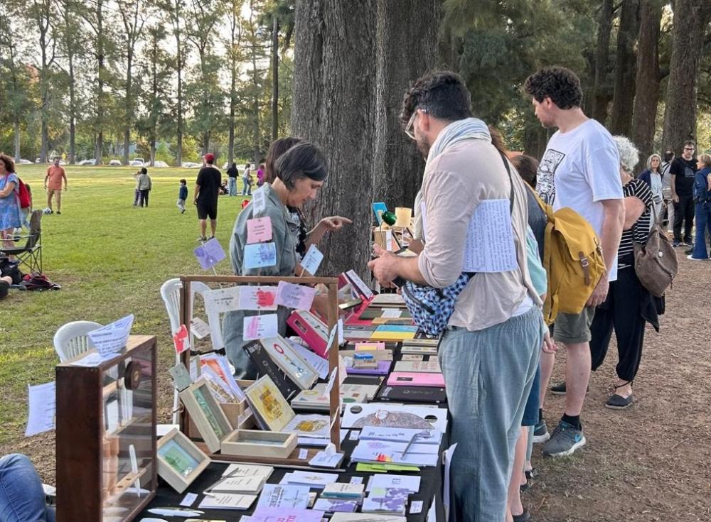Un pueblo que celebra el Festival de Artes y Oficios del Libro