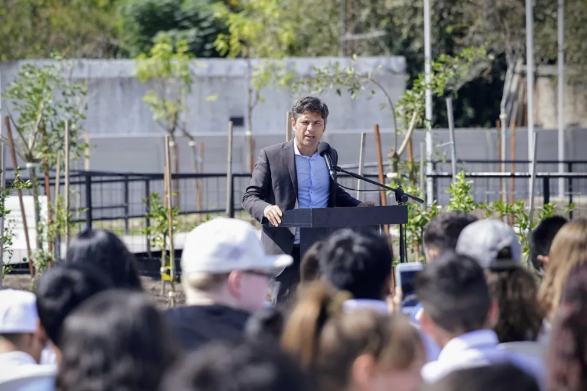 Kicillof puso en funcionamiento el edificio educativo N° 250 de su gestión