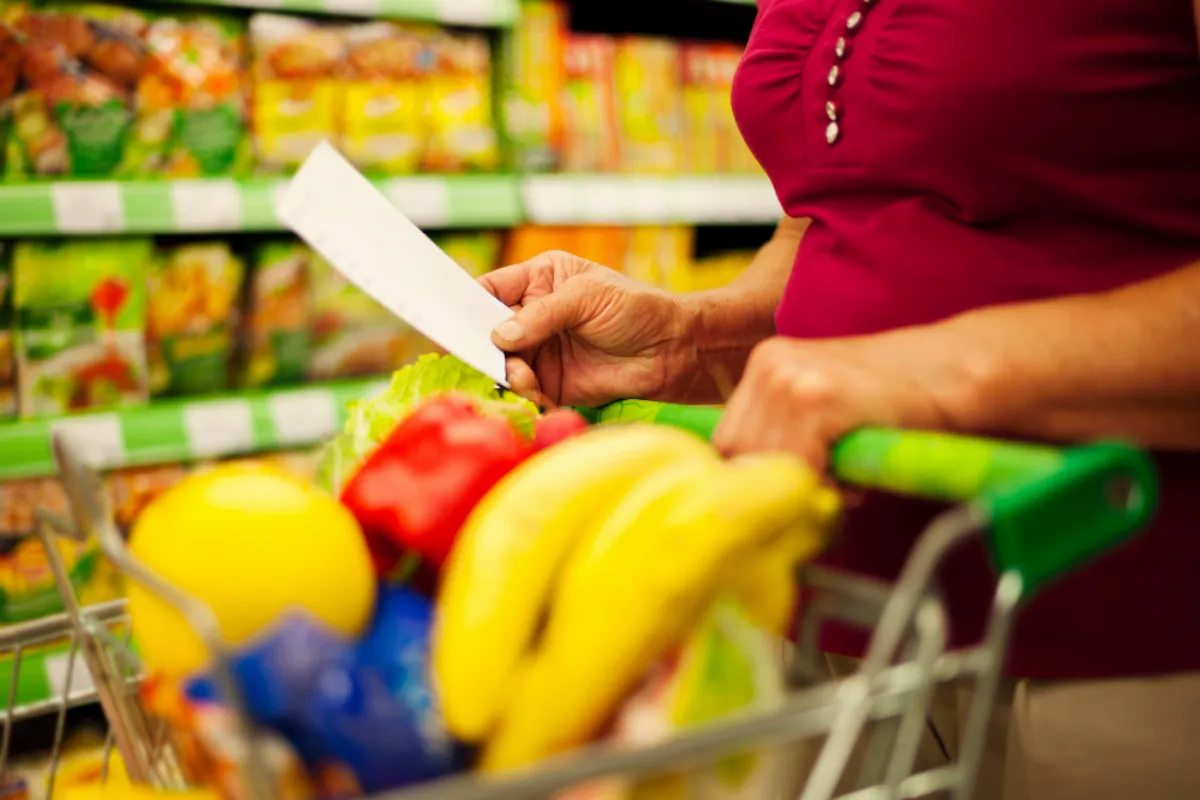 El consumo masivo cayó 5,4% en marzo y ya suma 16 meses consecutivos en rojo