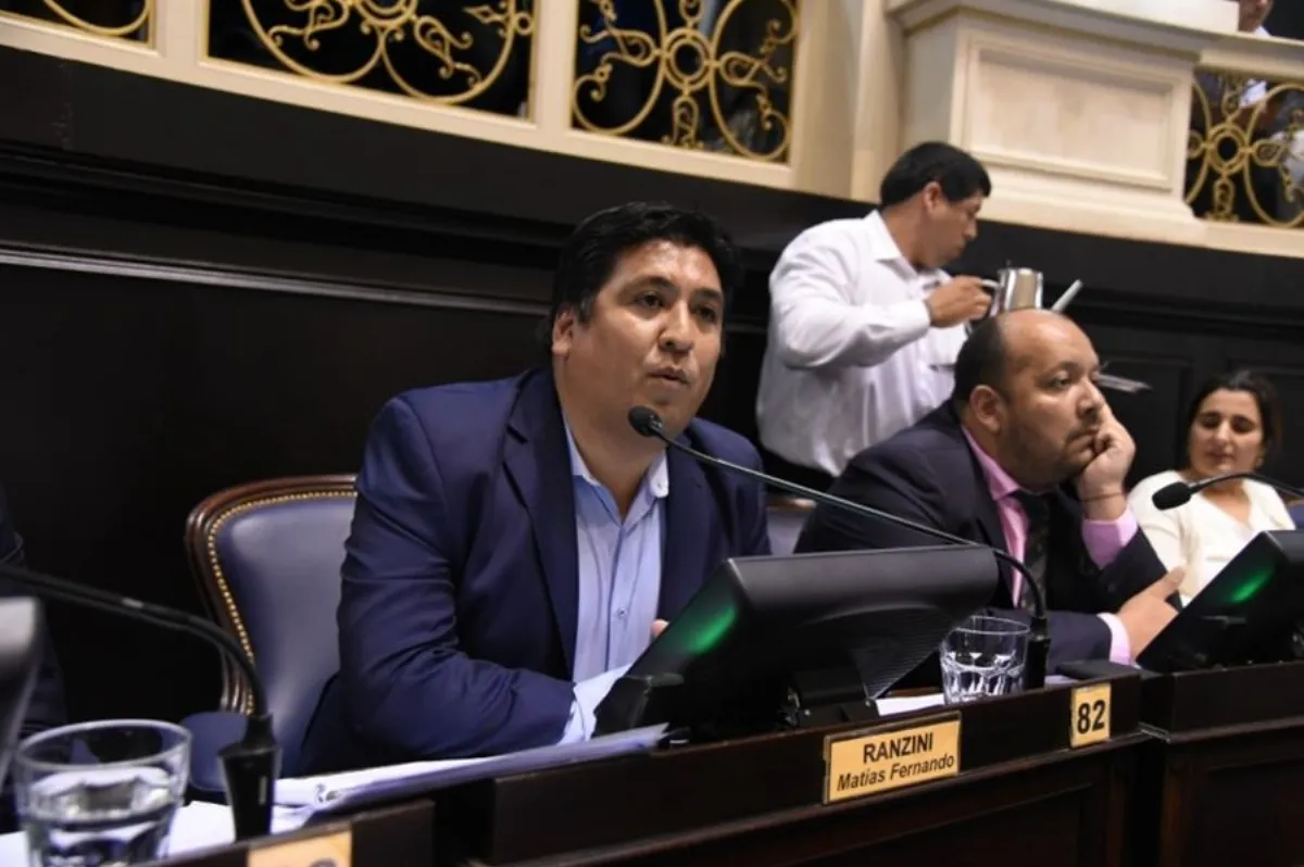 Buscan que los empleados públicos bonaerenses puedan elegir en qué banco cobrar sus sueldos