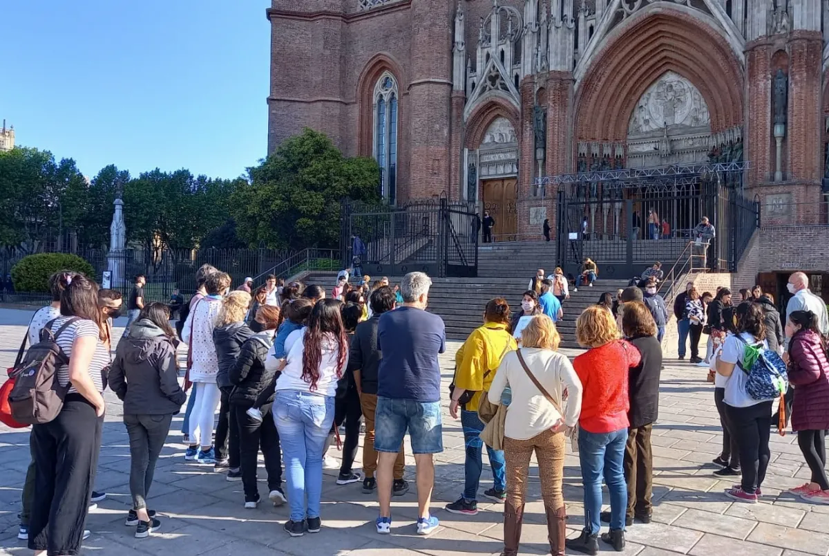 Misterios, leyendas y milagros: Semana Santa de recorridos en la capital bonaerense