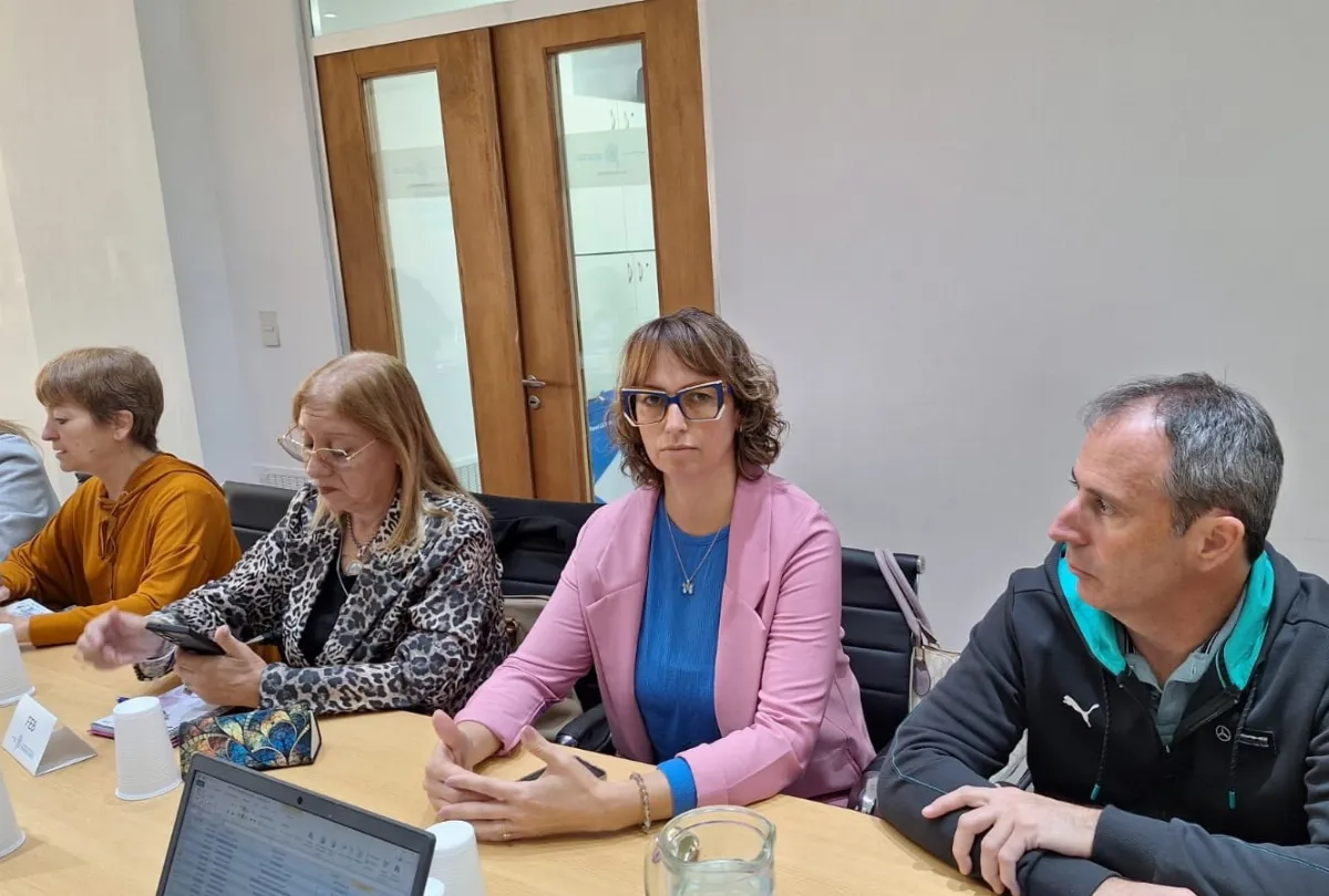 Estatales y docentes consideraron “insuficiente” la propuesta salarial de Provincia