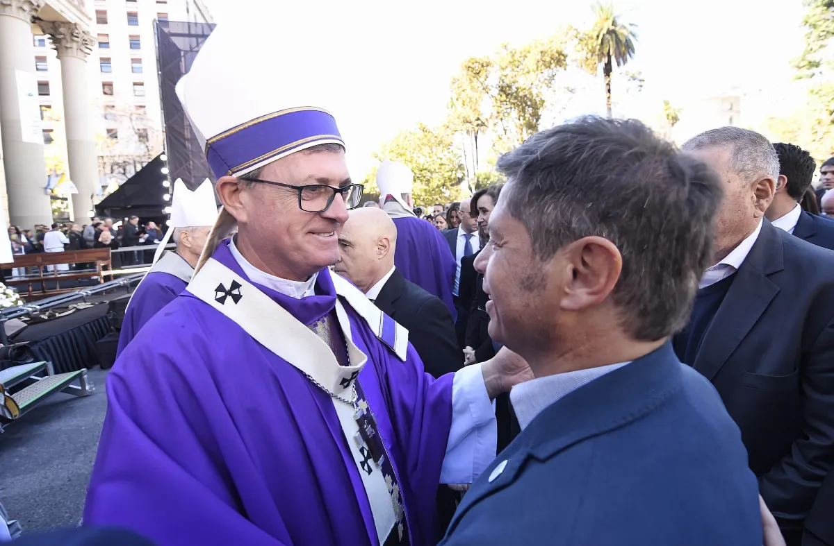 Kicillof despidió al Papa en modo peronista: “Hay que llevar adelante la bandera de la justicia social”