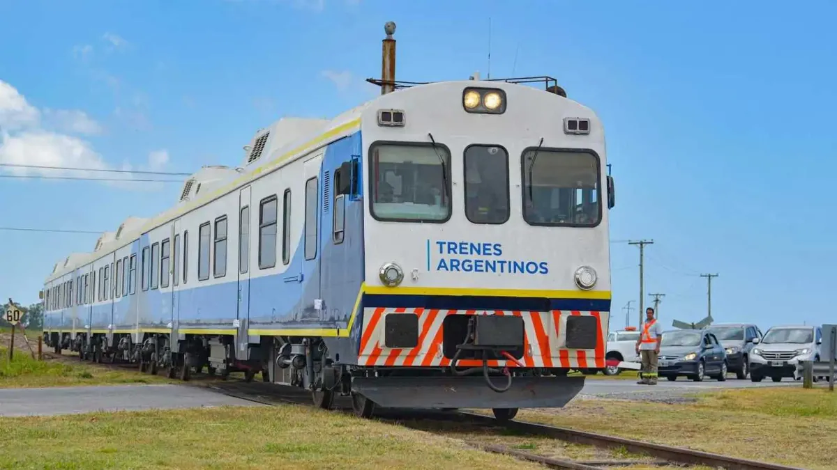 Intendente UCR respaldó propuesta de Kicillof para hacerse cargo del tren que Milei cortó