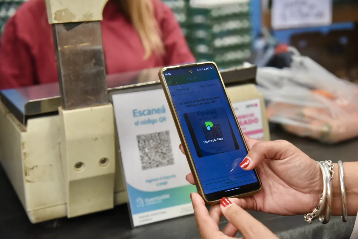 Siguen las ofertas en productos de almacén, carnes, frutas y lácteos en el Mercado regional platense