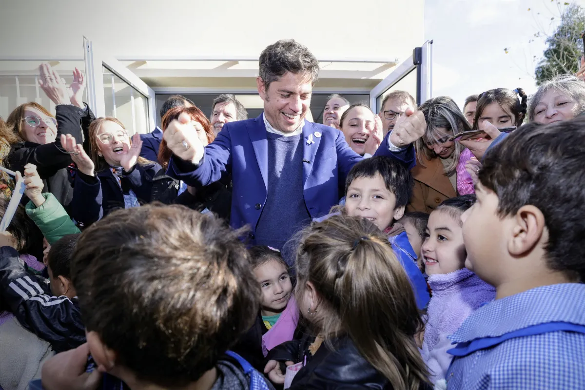 En tierra camporista, Kicillof metió foto, nueva obra pública y duros palos a Milei