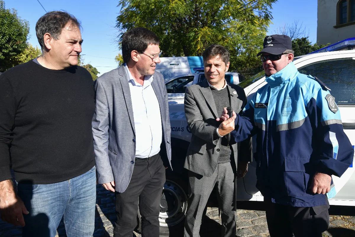 “Defendemos el federalismo”: Kicillof entregó títulos de propiedad en Coronel Dorrego