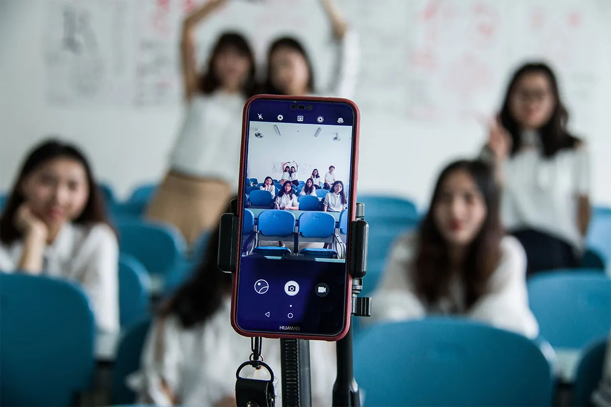 La Legislatura avanza con la regulación del uso de celulares en las aulas bonaerenses