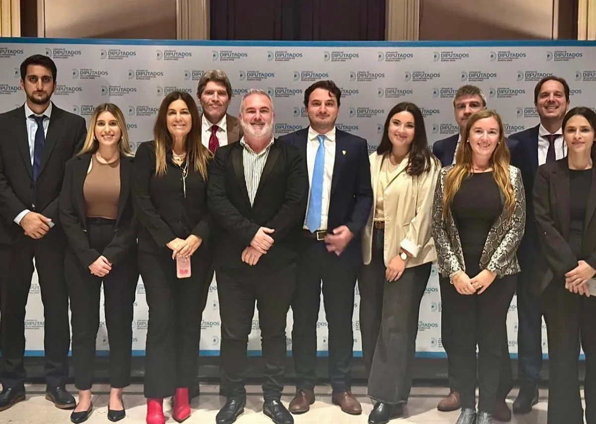 Los ex amarillos que se pintaron de violeta, avisan: “Ahora vamos por la Provincia”