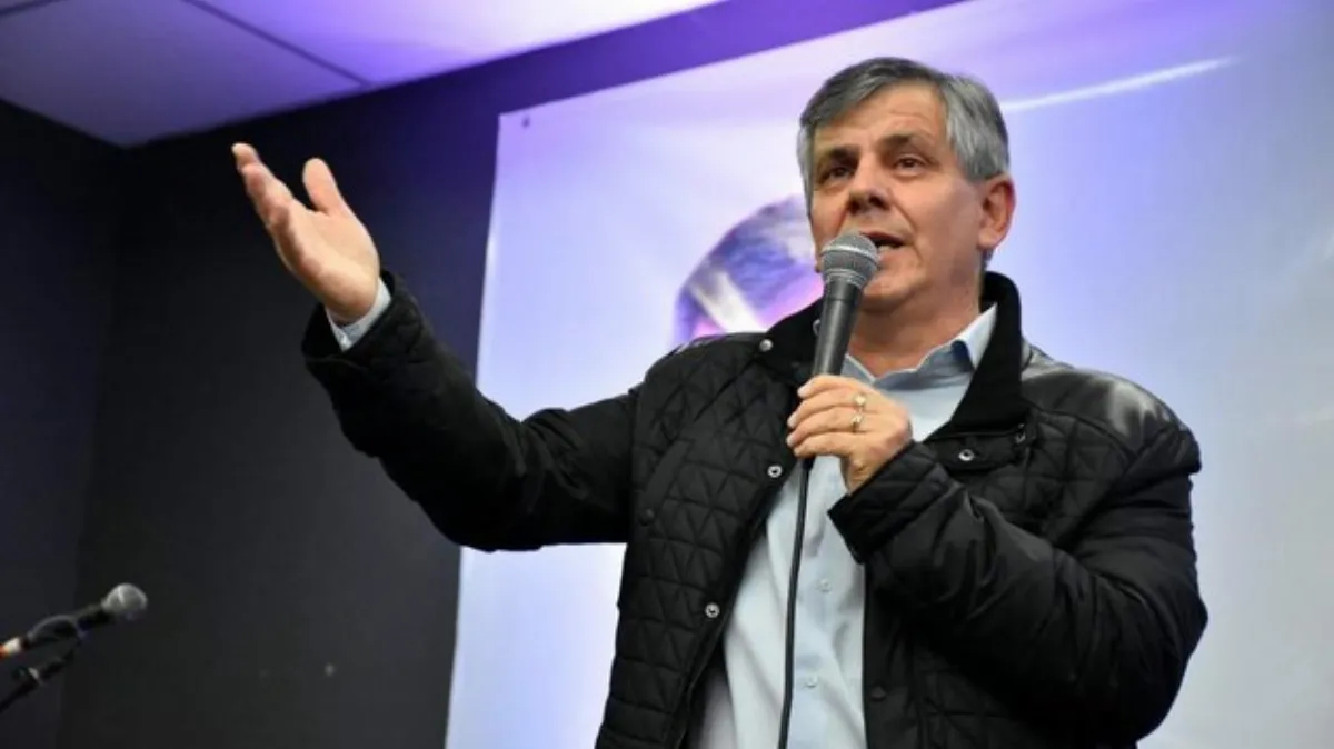 Intendente anunció el adelanto del pago del aguinaldo a los municipales