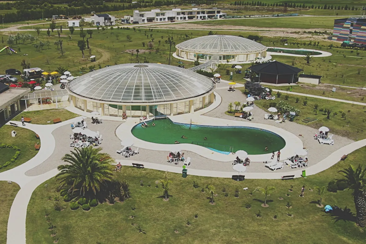El municipio de Dolores, en aprietos por una demanda multimillonaria del parque termal