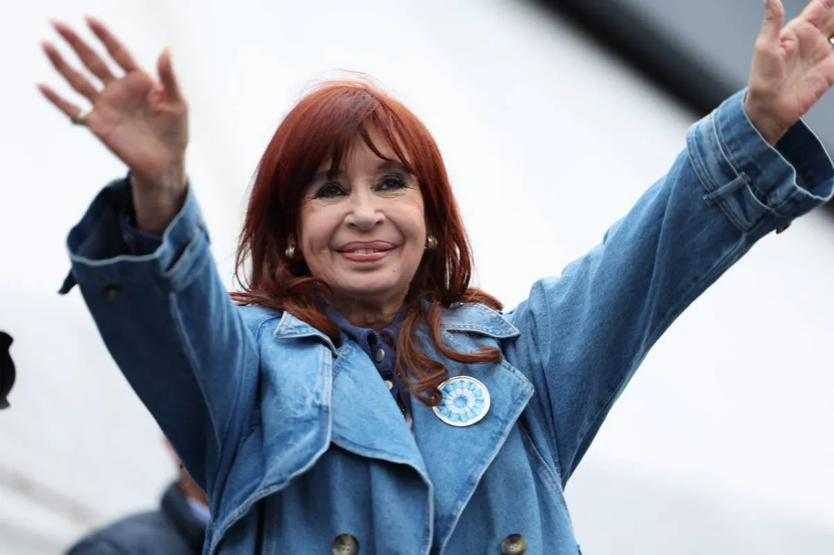 La Justicia le permitió a Cristina Kirchner usar el balcón pero con “prudencia”