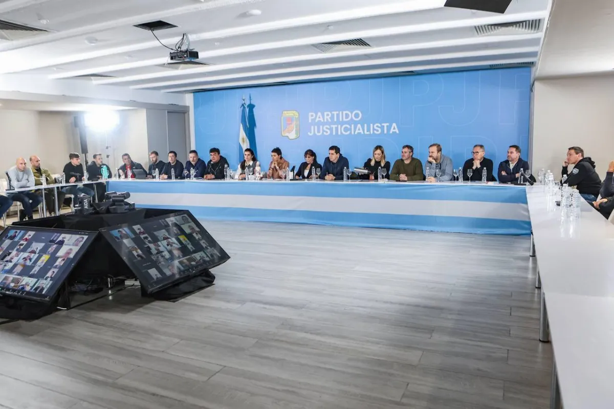 Cristina a Comodoro Py: intendentes de todo el país se reunieron en el PJ nacional