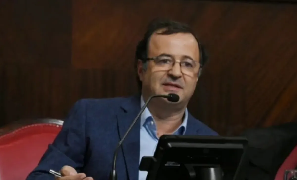 Piden declarar la emergencia en educación y descentralizarla en los municipios