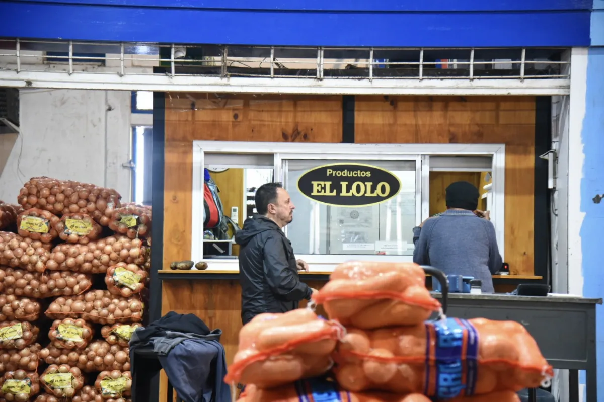 Descuentos, promociones y diversas formas de ahorro en el Mercado Regional platense