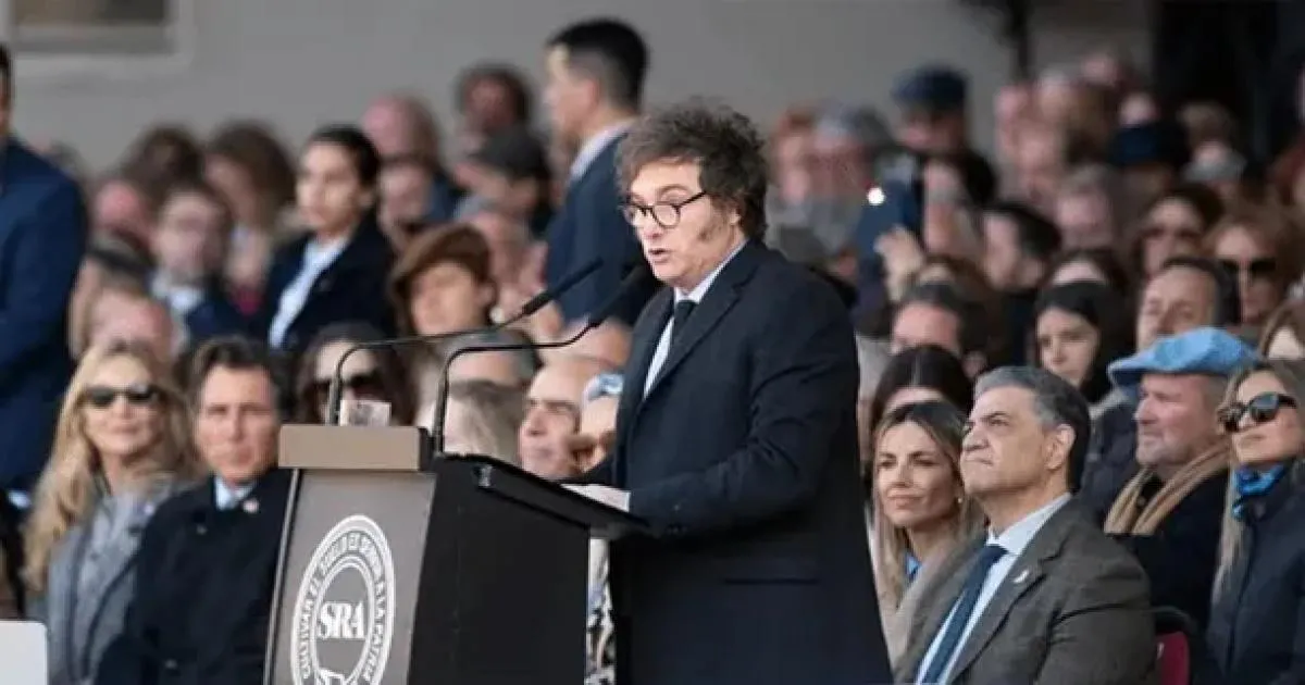 Milei anunció en la Rural la reducción “permanente” de retenciones al campo