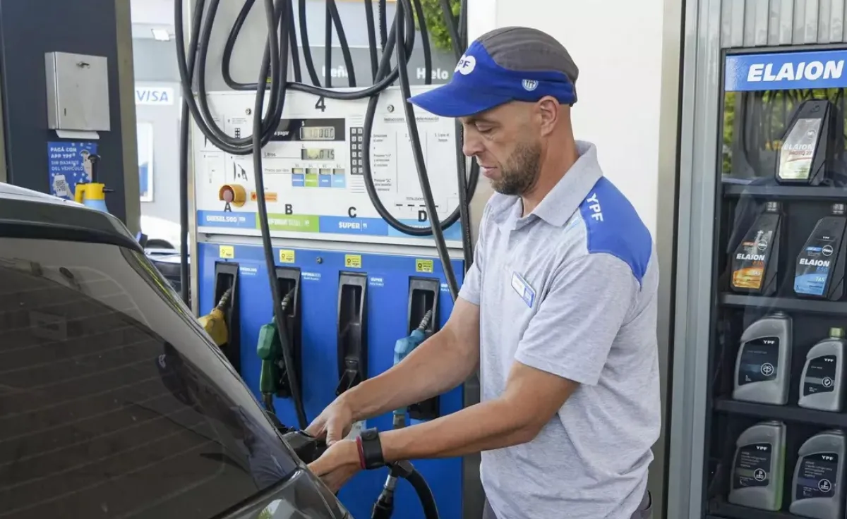 Suben los combustibles: YPF aumentó 3,5% los precios de la nafta y el gasoil