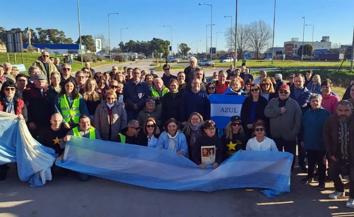 Intendentes, concejales y vecinos saltaron la grieta para reclamar por las obras en la ruta 3