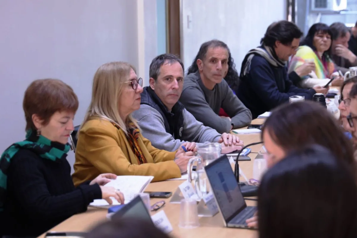 Docentes y Estatales rechazaron por “insuficiente” la oferta del Gobierno bonaerense