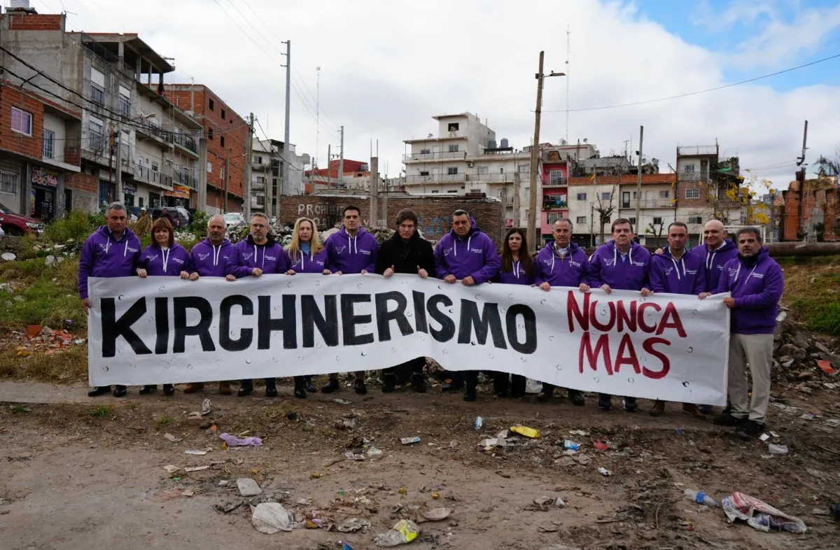 Con el “Nunca Más” en una bandera, Milei apuesta a aniquilar al kirchnerismo bonaerense