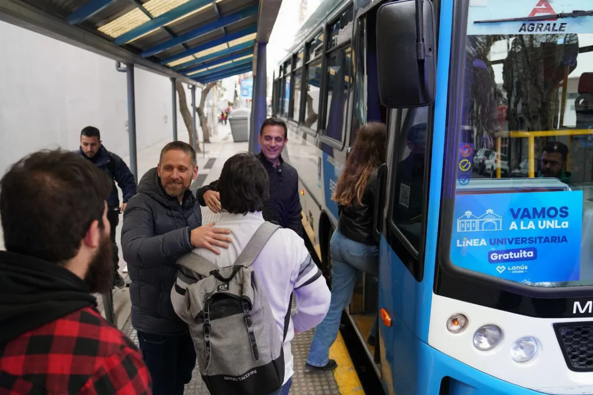 Intendente presentó un colectivo gratuito para los estudiantes universitarios