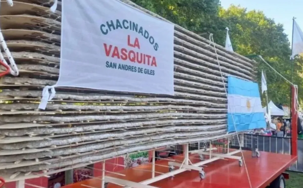 Se lleva a cabo la cuarta edición de la Fiesta del Salame más Largo de Argentina