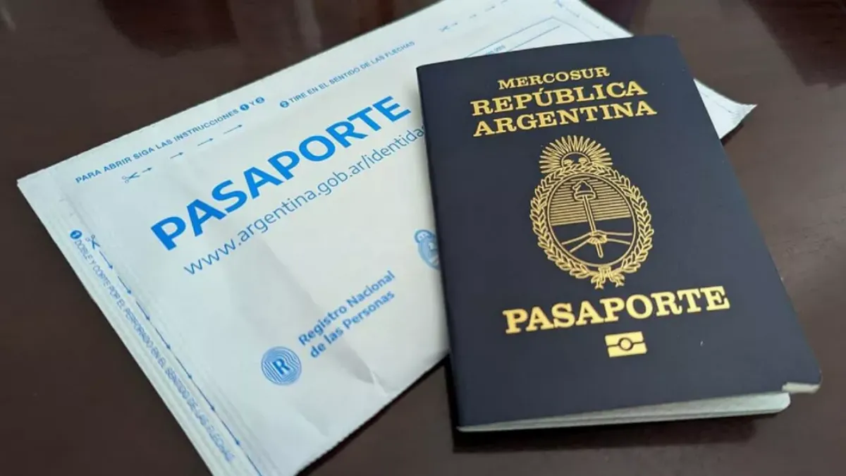Habilitaron una línea de WhatsApp para averiguar si un pasaporte es defectuoso