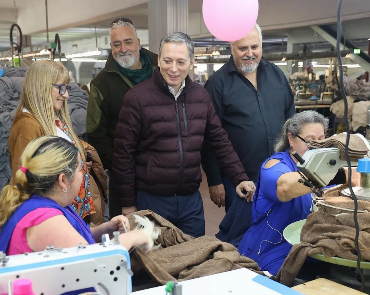 Fernando Gray recorrió la planta de Mauro Sergio de Mar del Plata