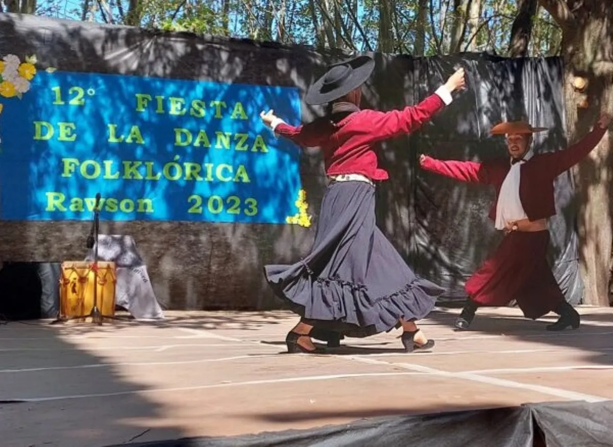 Se realiza la edición 14 de la Fiesta Regional de la Danza Folklórica Cahuín