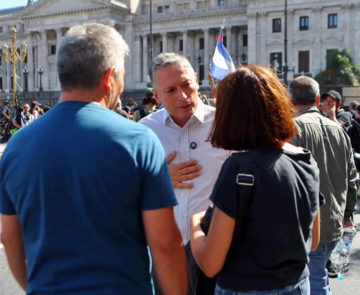 Fernando Gray se movilizó contra la reforma laboral: “La dignidad no se negocia”