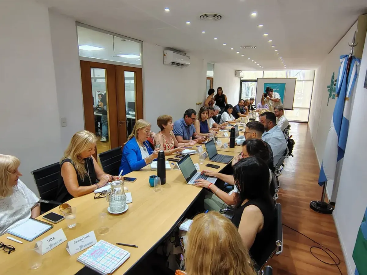 La Provincia ofreció un aumento salarial del 9% a estatales y docentes