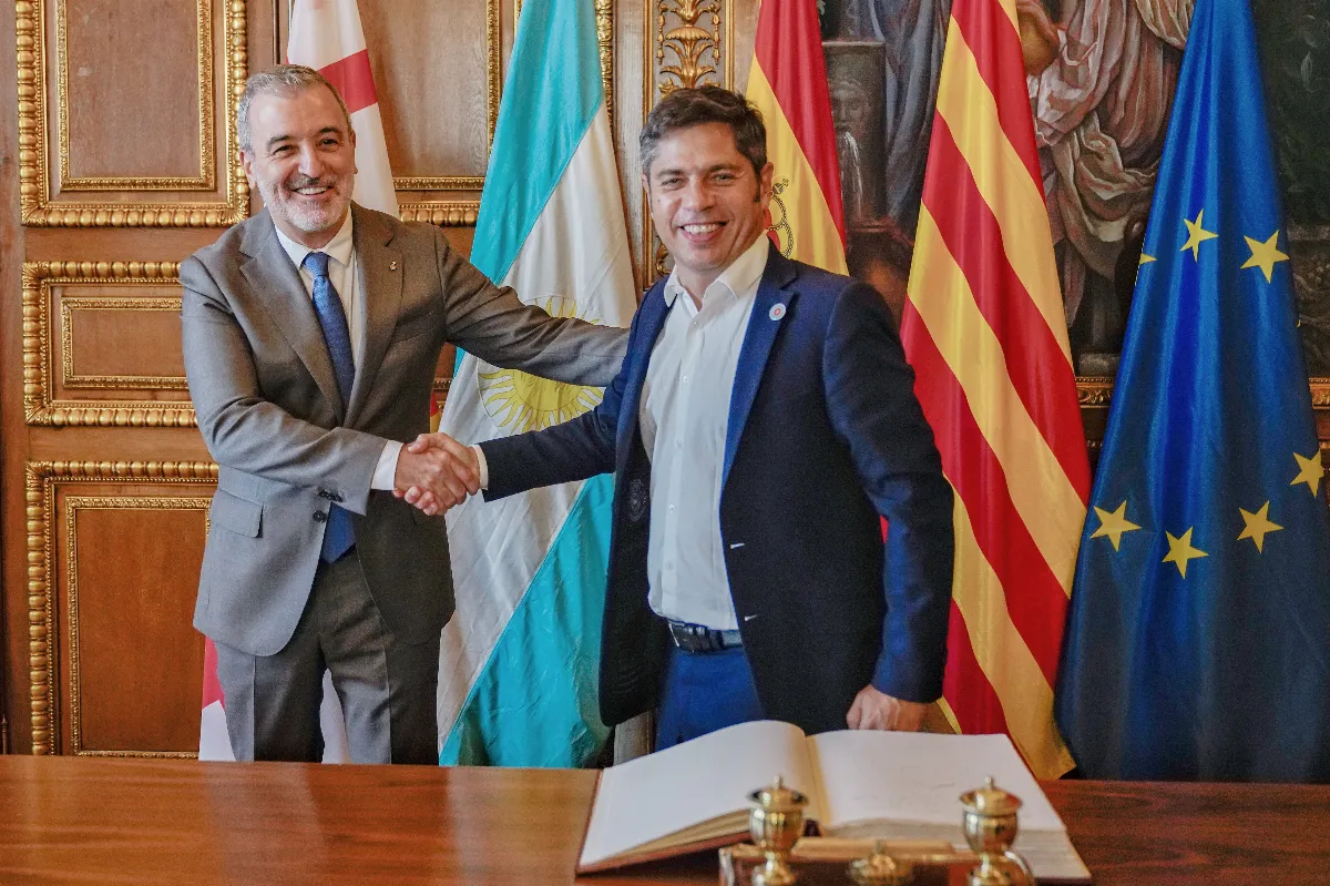 Kicillof, mano a mano con el alcalde de Barcelona: de qué hablaron